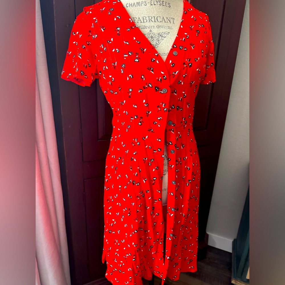 NWT Gap Medium Red Floral Short Sleeve Button Down Dress